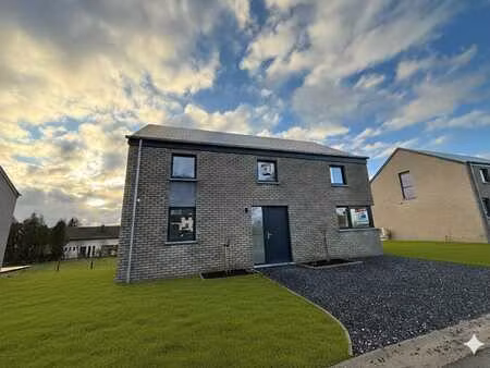 superbe maison neuve 4 façades située à haut-fays à vendre