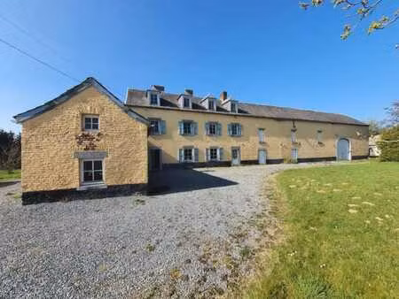 ensemble immobilier de 3ha 27a 91ca à rénover