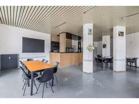 surface commerciale bien située  fort potentiel