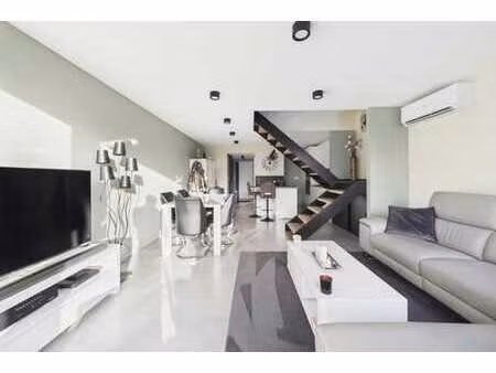 appartement duplex 3 chambres avec terrasse  cave et parking