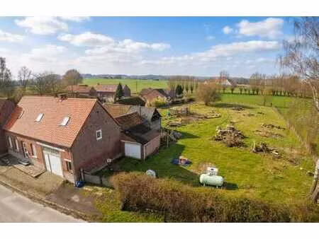 maison rénovée 3ch + prairie + annexes!