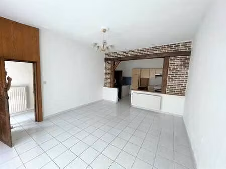 ? charmante maison à louer au cœur de patignies ?