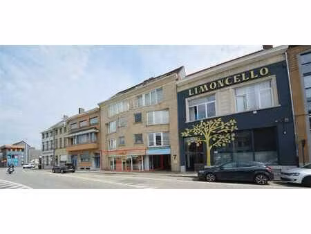 instapklaar gelijkvloers incl. 3 prive parkings nabij e40...