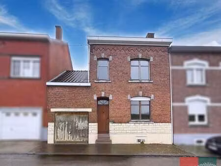 *** option *** maison familiale à rénover avec jardin et gar