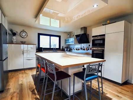 vente maison 7 pièces 250 m² à plumergat (56400)  592 800 €