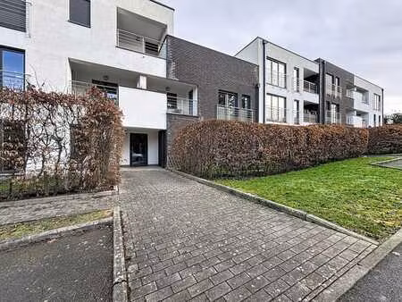 berneau : superbe appartement 2 chambres avec jardin à louer