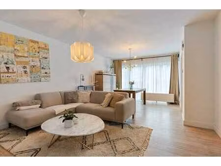 appartement au rez-de-chaussée avec jardin sud-ouest et gara