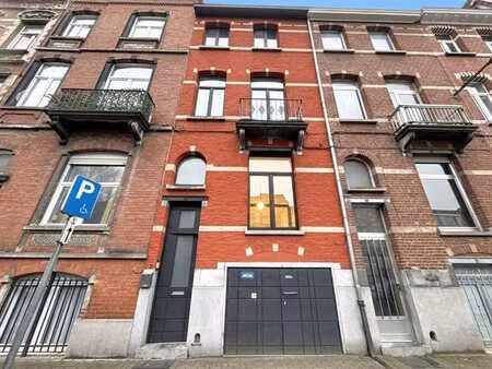 maison unifamiliale + garage  rare dans le quartier !!!