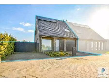 recente 3 slpk woning met garage en tuin met landelijk ui...