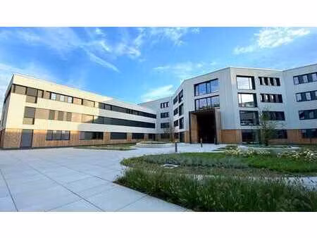 bureaux entièrement rénovés à louer à zwijnaarde