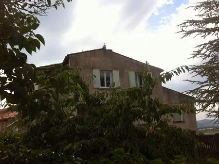 location appartement 3 pièces 60 m² à vinon-sur-verdon (83560)  733 €