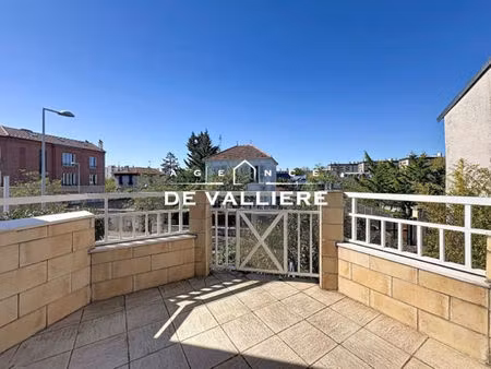 appartement 3 piecdes en duplex de 80m²   balcon  cave et box