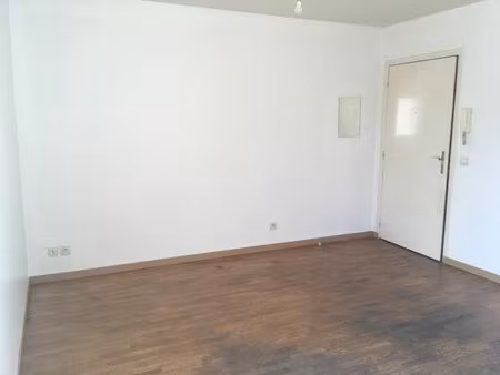 excluvisite - studio avec une place de parking en sous-sol