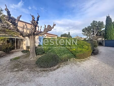 maison familiale avec piscine et grand terrain à vendre à graveson