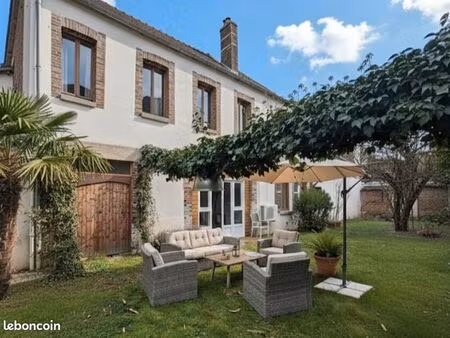 maison 5 pièces 220 m²