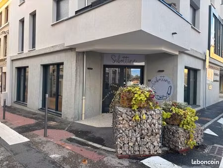 local commercial à louer