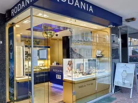 local commercial idéalement situé au cœur de de panne