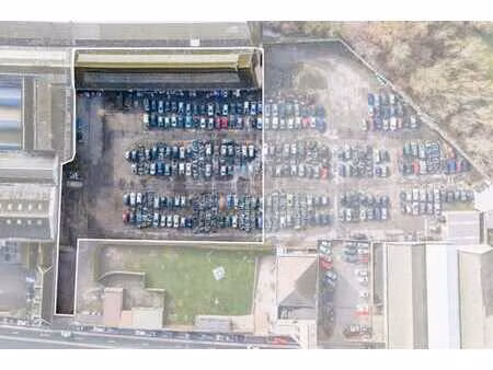 terrain avec entrepôt hangar à vendre à monceau-sur-sambre