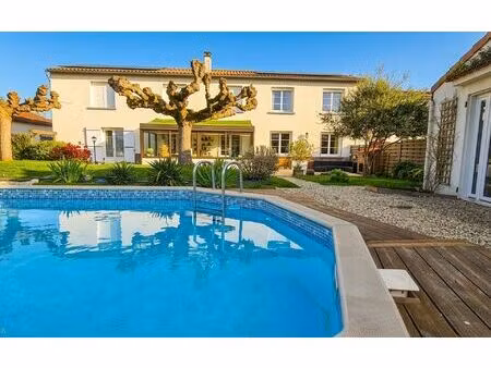 maison chermignac 437 m² t-14 à vendre  499 000 €