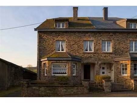 option ! bonne maison de village  volumes surprenants !