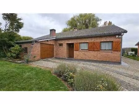 chouette villa avec beau jardin