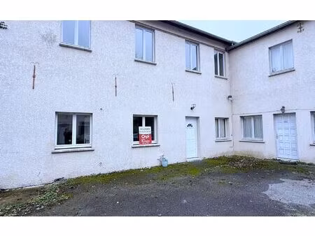 location maison  m² t-3 à la fère  690 €