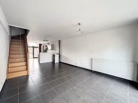 maison 3 chambres à louer à humain