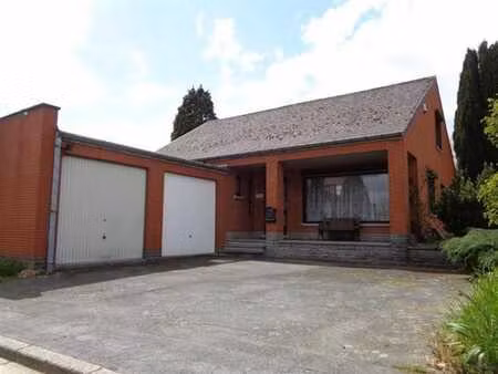 maison 3ch.+bur. avec jardin et 2 garages
