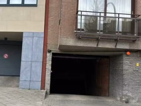 emplacement de parking sécurisée à louer à kraainem