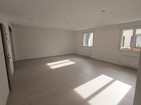 a louer grand appartement de 85m2