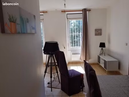30 m2 meublé très bon état