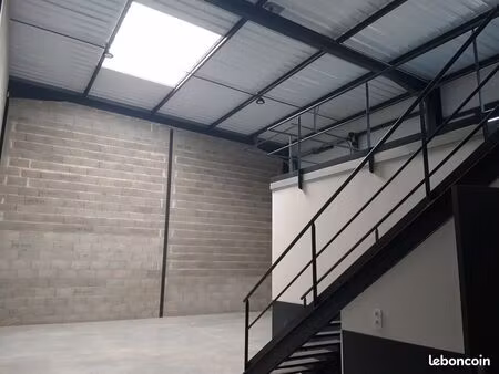 local d'activité 160 m²