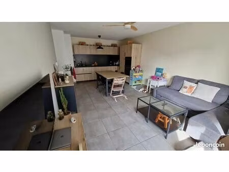 t3 récent - 60 42 m² - grand balcon  garage et résidence sécurisée