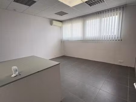 bureaux 84 m² lissieu