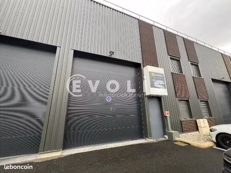 local d'activité 327 m²