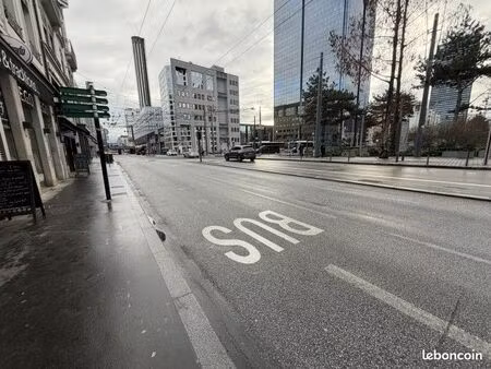 commerce beauté/coiffure 140 m²