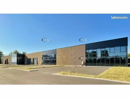 local d'activité 2 842 m²