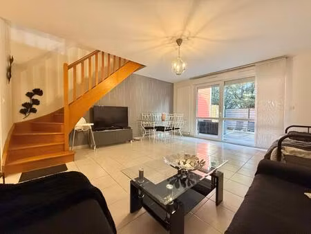chenôve – maison de ville 3 chambres avec jardin  terrasse et garage
