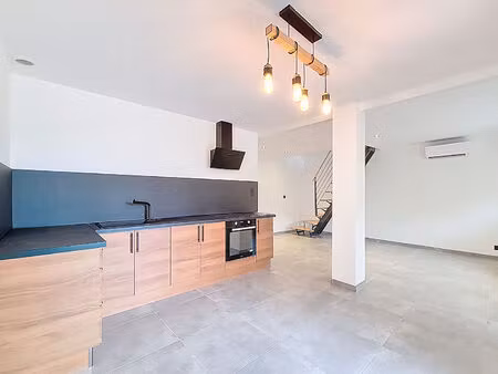 maison laruscade 4 pièce(s) 79m2