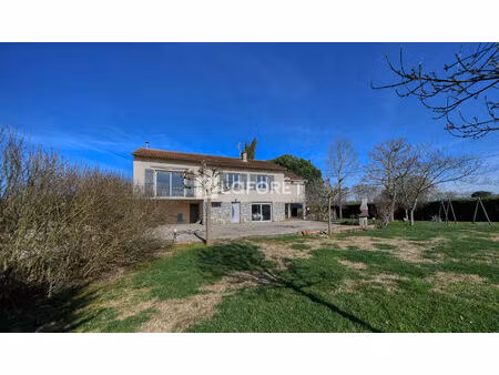 propriété t5 avec sous-sol et piscine à vendre à lisle-sur-tarn