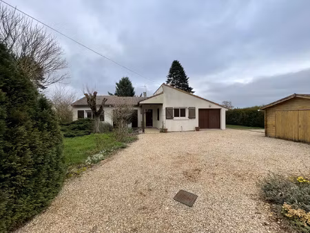 plain-pied avec grand jardin arboré - bungalow with large la