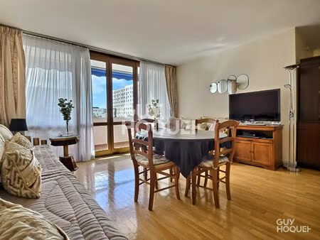 à vendre beau 3 pièces de 65m² résidence le lac + loggia de 6m²