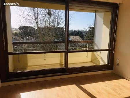 studio à louer à anglet à l année en vide