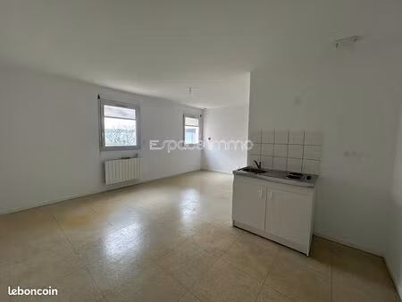 studio 1 pièce 27 m²