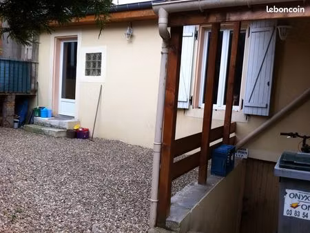 f4 proximite gare et centre ville avec grande terrasse