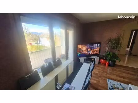 t3 traversant lumineux proche de la gare