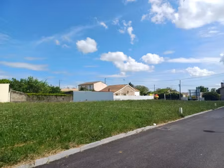 vente terrain 400 m² à gond-pontouvre (16160)  44 500 €