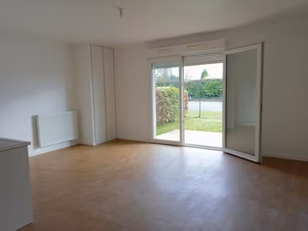 t1 avec terrasse  jardin et parking au mesnil esnard