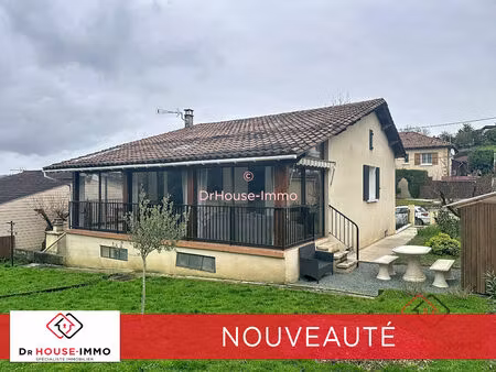 maison familiale proche commodités avec garage et jardin