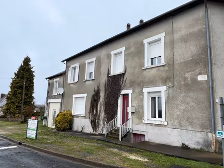 belle bâtisse composée 3 logements proche château et commerc